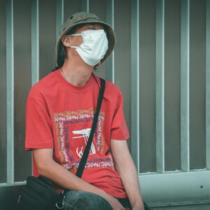 新冠肺炎康復後半年仍有後遺症？認識治療藥物、復發風險和併發症！