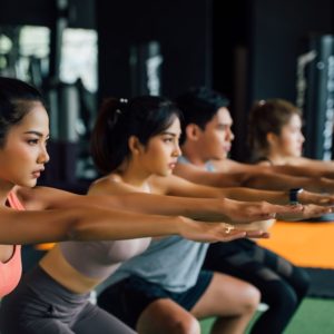 【深蹲】為免拉傷肌肉，專業教練示範如何正確做SQUAT！