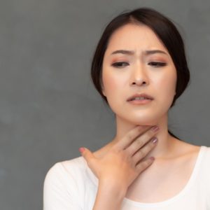 【喉嚨痛】應吃哪種消炎藥？了解原因、舒緩及預防方法！