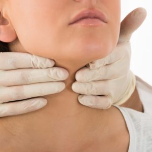 【甲狀腺檢查】可以自我檢測嗎？檢查方法、診斷項目及費用一覽