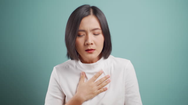 心悸是什麼？心跳不正常該怎麼辦？了解成因、症狀及何時就醫！