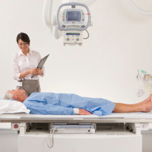 【電療/ 放射治療費用估算】比較私家及公立醫院價錢＋保險理賠