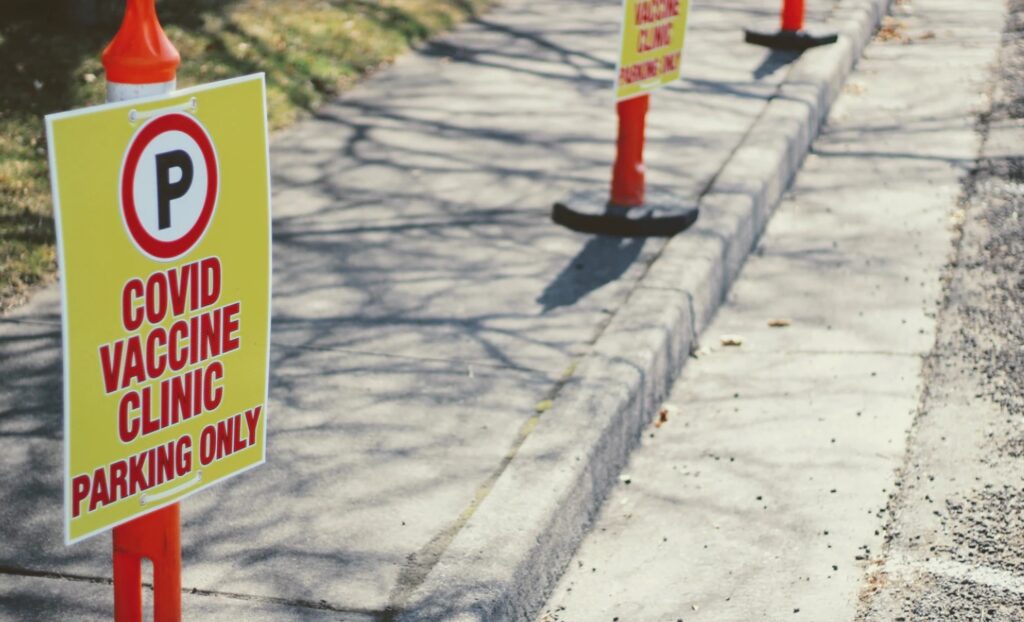 接種復必泰後疑患心肌炎？了解疫苗技術、副作用及預約情況！