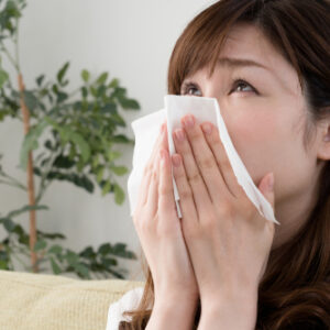 【鼻炎】等於鼻敏感？與鼻竇炎一樣嗎？症狀、原因、治療及預防方法一覽
