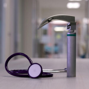 何時需要照喉鏡？價錢要多少？保險能賠償嗎？