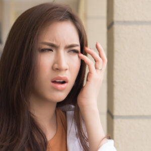 眼眉跳可能是腦神經問題？持續多久才要看醫生？