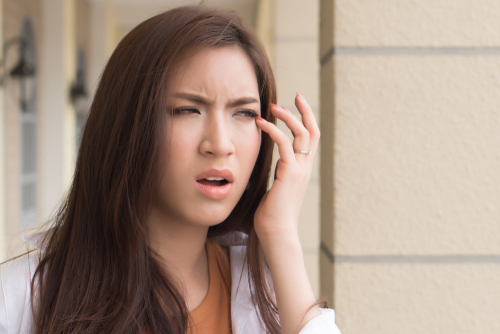 眼眉跳可能是腦神經問題？持續多久才要看醫生？