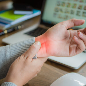 【腕管綜合症】即睇成因、症狀、檢查及治療方法