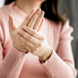 【彈弓指】手術收費多少？保險又賠不賠？