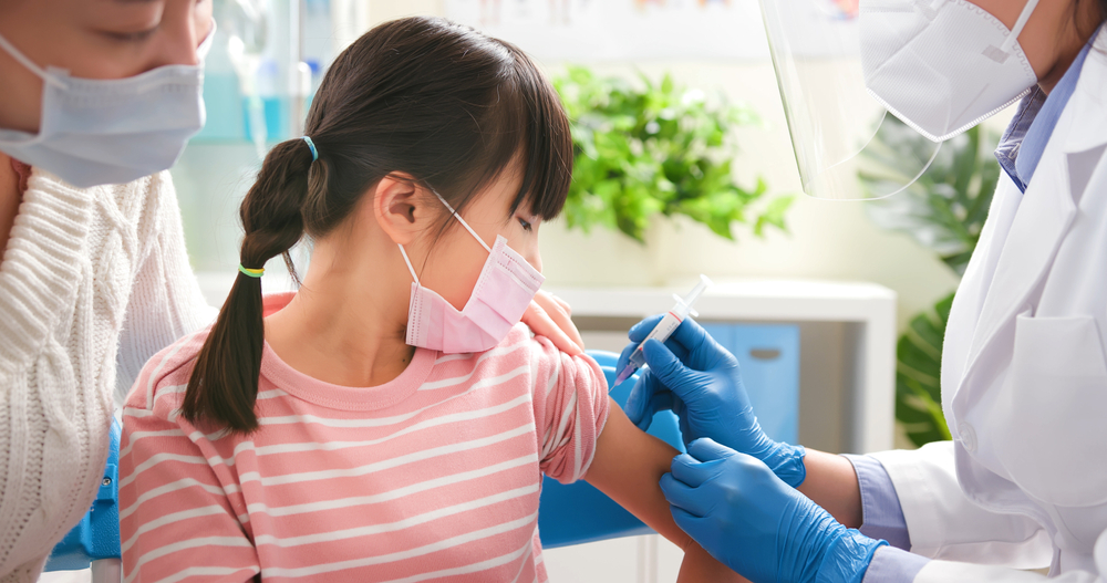 小朋友打針年齡降至3歲！即睇預約方法、副作用及保險選擇
