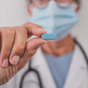 【新冠口服藥】了解療程及副作用 + 自救藥物清單