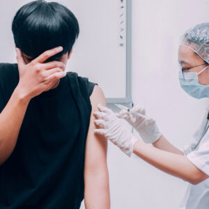 【暈針】怎樣處理？可以預防或克服嗎？原來與迷走神經有關！