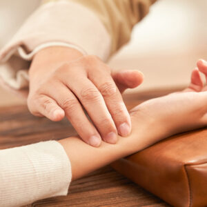 如何預約政府免費中醫？你符合資格嗎？（附政府及私家診所詳情）