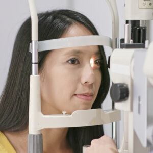 香港眼科醫生邊個好？即睇收費及公私營選擇！