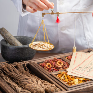 18區中醫診所邊間好？即睇收費及公私營選擇