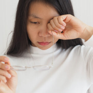 【飛蚊症】即睇原因、治療及預防方法