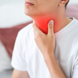 【喉嚨發炎】吃什麼比較快好？了解症狀、原因、藥物及抗生素功效