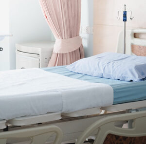 【荃灣港安醫院病房2025】即睇收費、設施及保險理賠須知