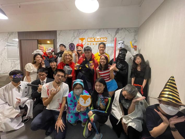 圖為 Big Bang Academy 團隊。
