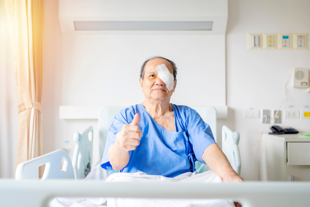 微創手術處理白內障增加精準度，新一代人工晶體有助處理老花、近視、遠視、散光問題