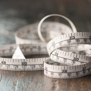 【腰圍】正確量法及標準數字你要知（附尺寸換算對照表）