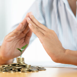 儲蓄保險呃人？LIHKG巴打都中陷阱！唔想洗濕個頭可以點？