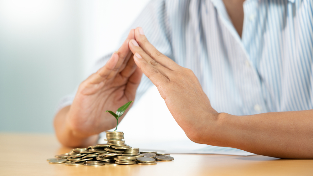 儲蓄保險呃人？LIHKG巴打都中陷阱！唔想洗濕個頭可以點？