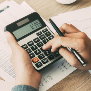 【個人入息課稅】如何計算？與薪俸稅有什麼分別？