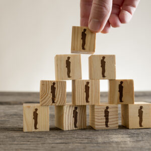 保險業的上線下線結構  對客人是好是壞？