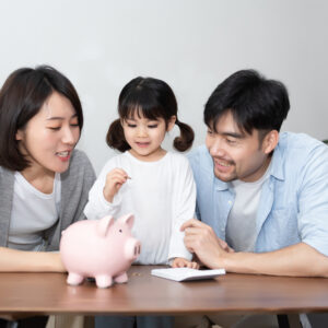 【教育基金2025】幫子女儲錢邊間好？唔一定要用儲蓄保險？