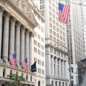 VOO ETF介紹：同SPY有咩唔同？跑唔跑得贏QQQ？（附10年派息紀錄）