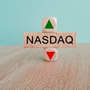 【納指】有咩成份股？納指ETF走勢同QQQ、VOO比  邊個好？