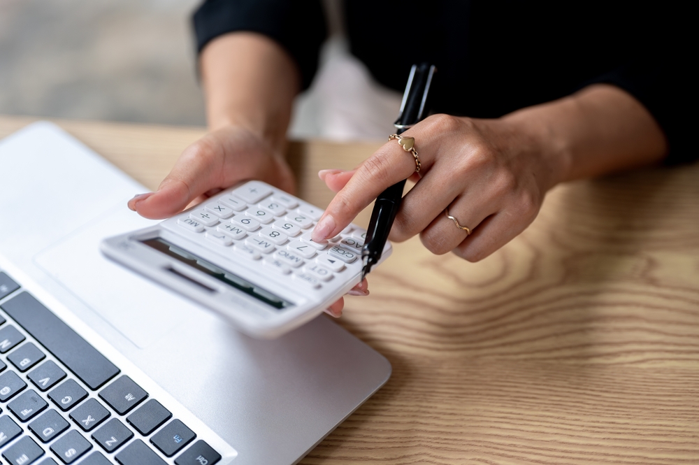 Can Monthly Insurance Be More Worthy than Yearly Payments?