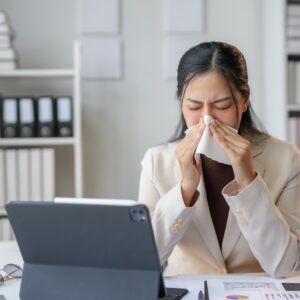 【上呼吸道感染】跟感冒有甚麼分別？潛伏期、成因、症狀及治療方法