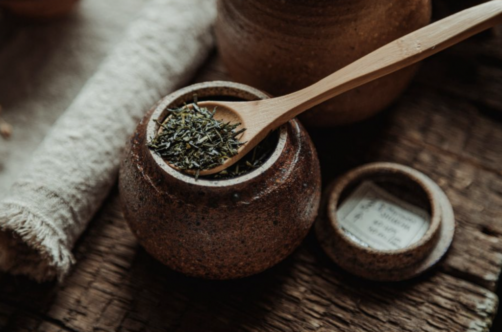 【茶】7大功效、好處、飲用禁忌（附營養＋卡路里）