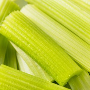 【芹菜】7大功效、好處、食用禁忌（附營養＋卡路里）