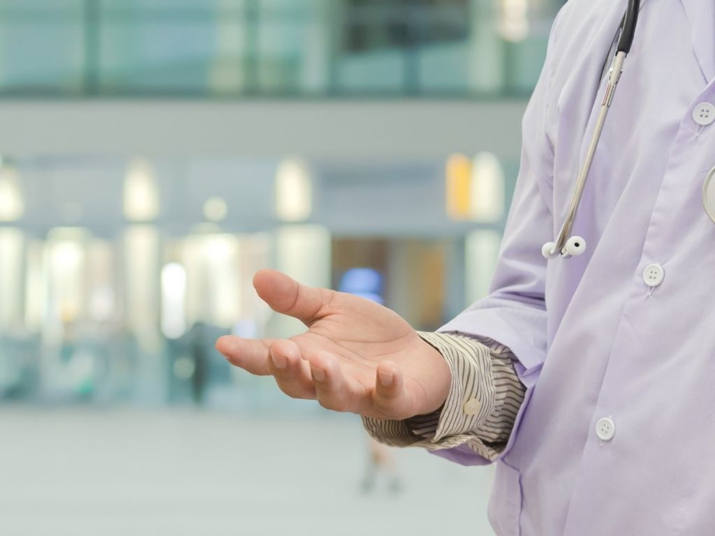 Sing Tao Daily's Compared 13 VHIS Products: Bowtie Is 40% Cheaper!