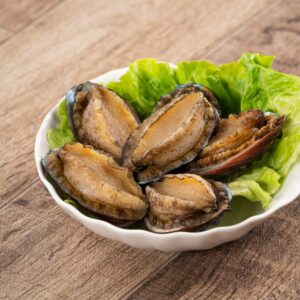 【鮑魚】了解6大功效、卡路里、食用禁忌（附營養及食譜）