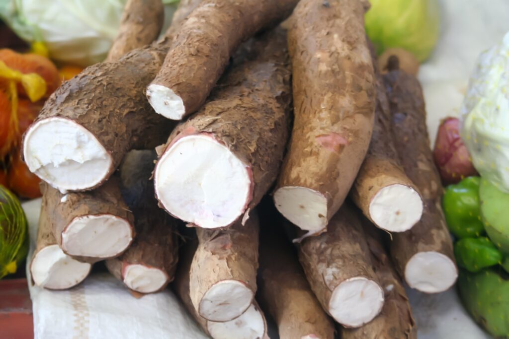 【木薯】了解6大功效、卡路里、食用禁忌（附營養及食譜）