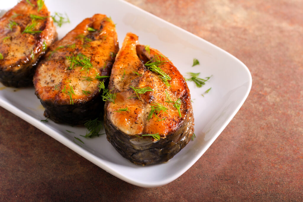 【鯇魚】了解6大功效、卡路里、食用禁忌（附營養及食譜）