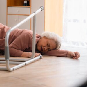 老人跌倒預防全攻略：長者跌倒原因、風險與10大實用方法