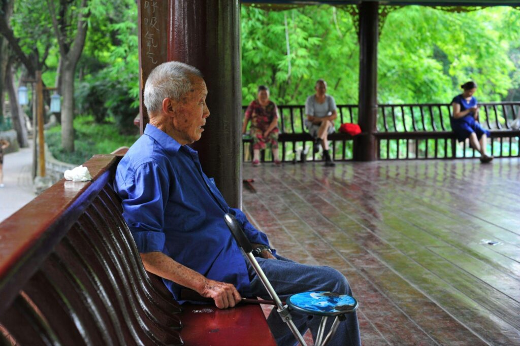 老人椅選購指南：好處、推薦款式、高度選擇與運動教學