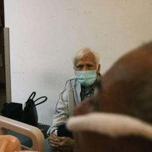 老人家小腸氣：成因、症狀、治療與護理全攻略