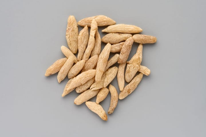 麥冬功效與禁忌：中醫拆解8大好處、泡水焗茶比例、食用禁忌與滋潤湯水食譜